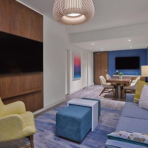 Signature King Suite Sofa Bed Transfer Shower Mobility Hearing Accessible Includes Early Entry To Disney Theme Parks